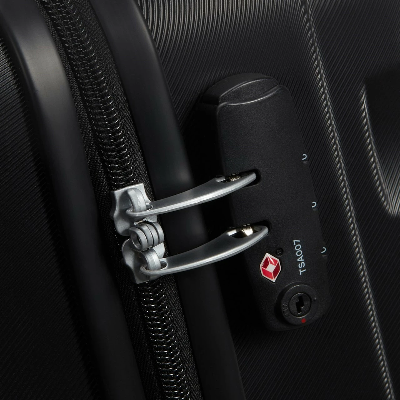 American Tourister Speedlink 3 Piece Luggage Set - 55cm, 67cm, & 77cm 13 American Tourister Speedlink 3 Piece Luggage Set - 55cm, 67cm, & 77cm - Image 13