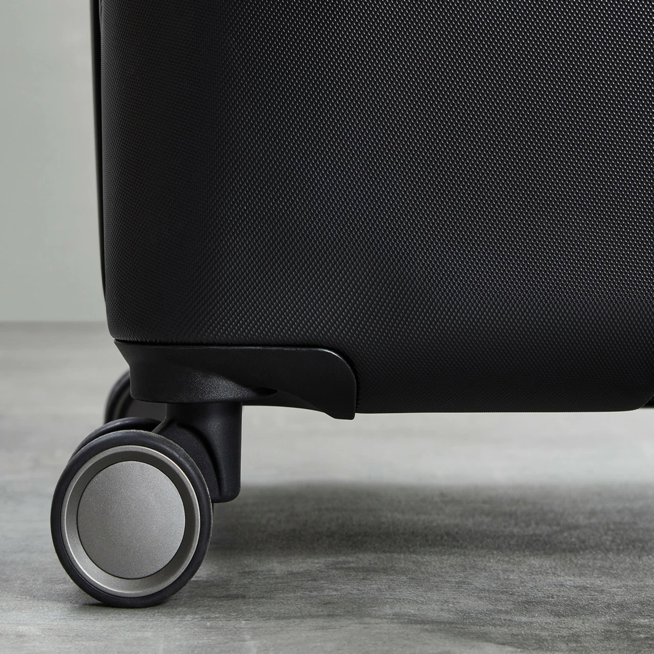 Rock Bali 4 Wheel Cabin Suitcase - 55cm 6 Rock Bali 4 Wheel Cabin Suitcase - 55cm - Image 6