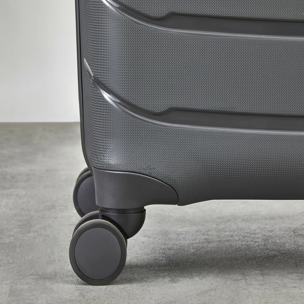 Rock Prime 4 Wheel Exp Cabin Suitcase - 56cm 12 Rock Prime 4 Wheel Exp Cabin Suitcase - 56cm - Image 12