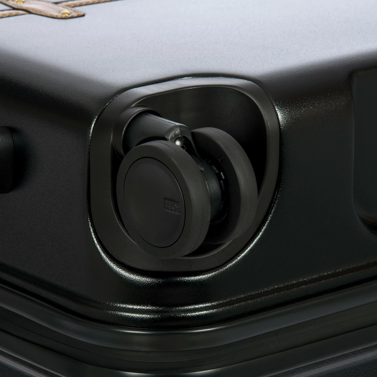 Bric's Bellagio 2 4 Wheel XL Travel Trunk - 82cm 9 Bric's Bellagio 2 4 Wheel XL Travel Trunk - 82cm - Image 9