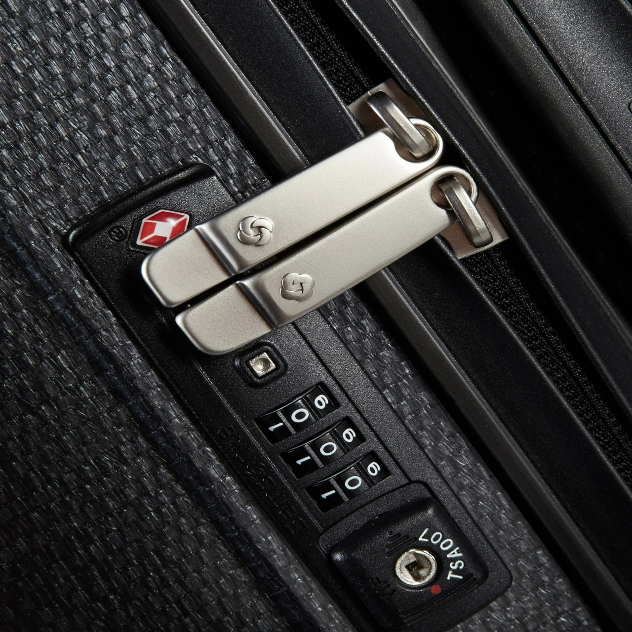 Samsonite Lite-Cube 4 Wheel Suitcase - 68cm 12 Samsonite Lite-Cube 4 Wheel Suitcase - 68cm - Image 12