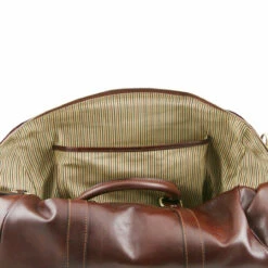 Tuscany Leather Duffle Bag With Rear Pocket Small - 42cm -UK Suitcase Sales 2024 tl141250 1 6 1 63826.1659358747